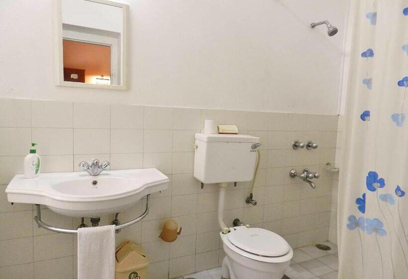 חדר סטנדרט, Jai Niwas