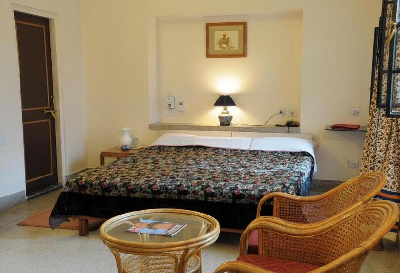 חדר סטנדרט, Jai Niwas