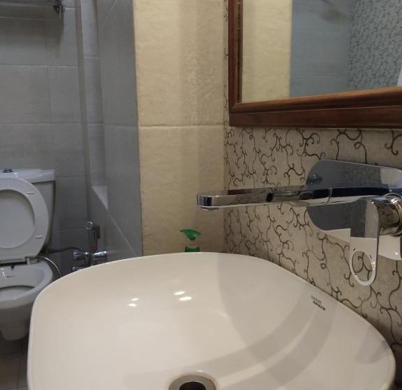 חדר דלוקס, Jai Niwas