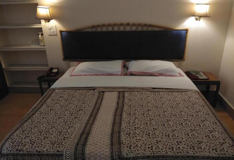 חדר דלוקס, Jai Niwas