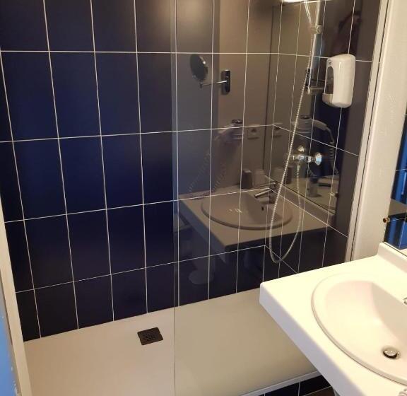 Четырехместный Номер Стандарт, Les Commercants