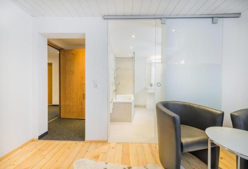 スタンダードルーム, Lün