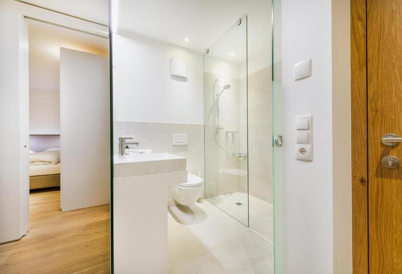 スタンダードルーム, Lün