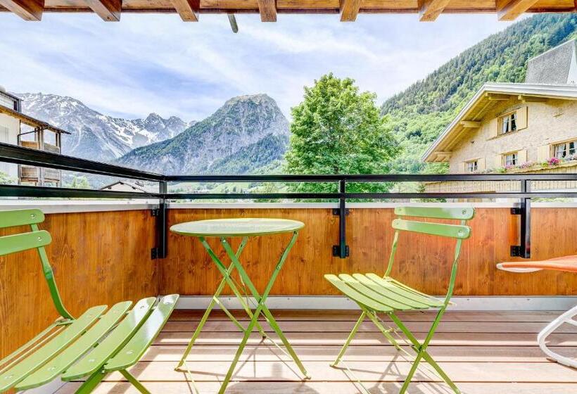 バルコニー付きスタンダードルーム, Lün