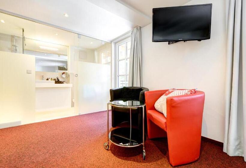 バルコニー付きスタンダードルーム, Lün