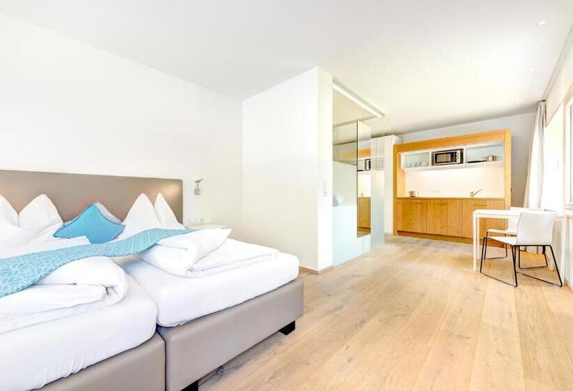 バルコニー付きスーペリアルーム, Lün