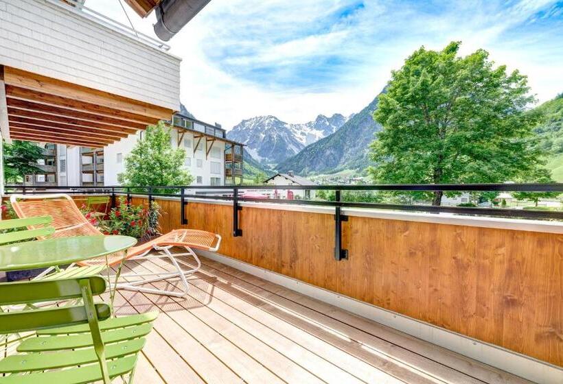 Comfort room with balcony, Lün