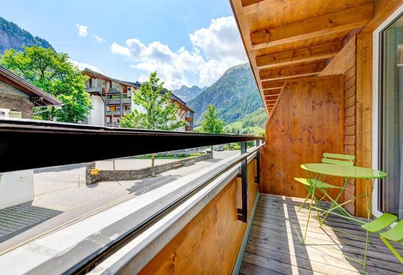 Comfort room with balcony, Lün