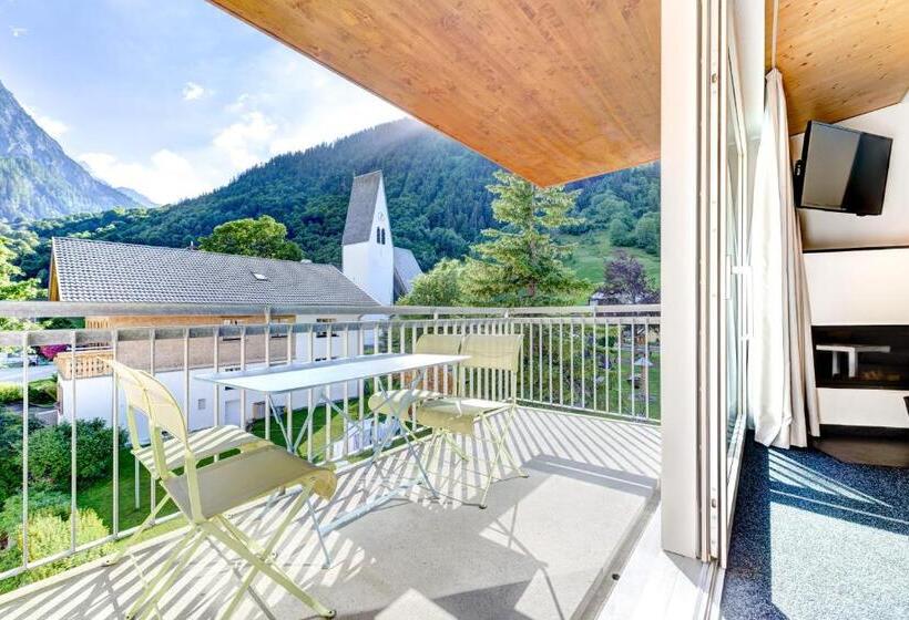 ２ベッドルームアパートメント, Lün