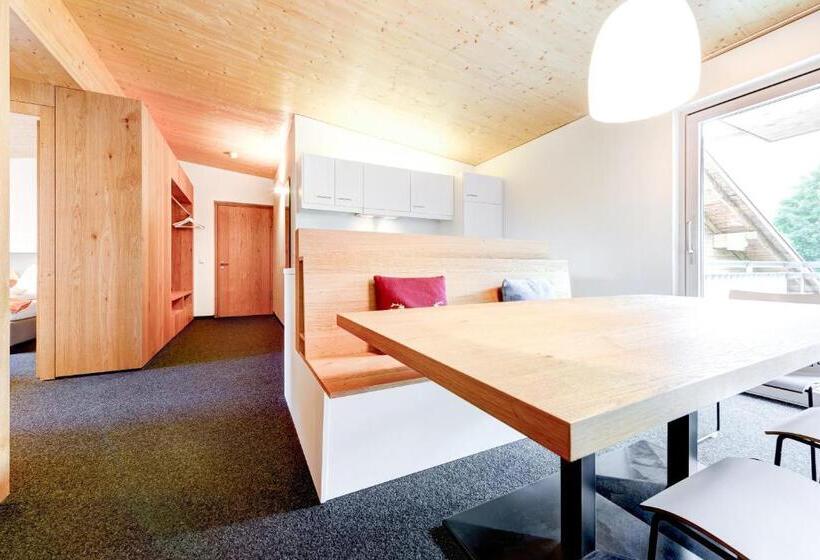 ２ベッドルームアパートメント, Lün