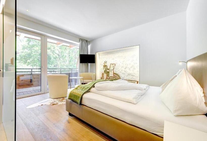 Comfort room with balcony, Lün