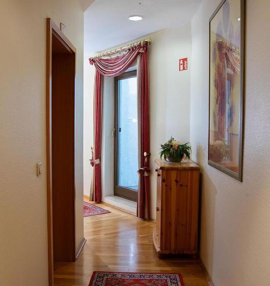 Номер Стандарт, Lothringer Hof