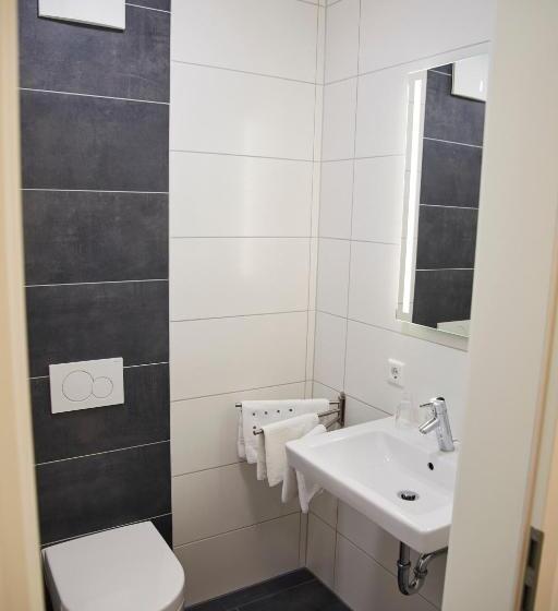 컴포트 룸, Lothringer Hof