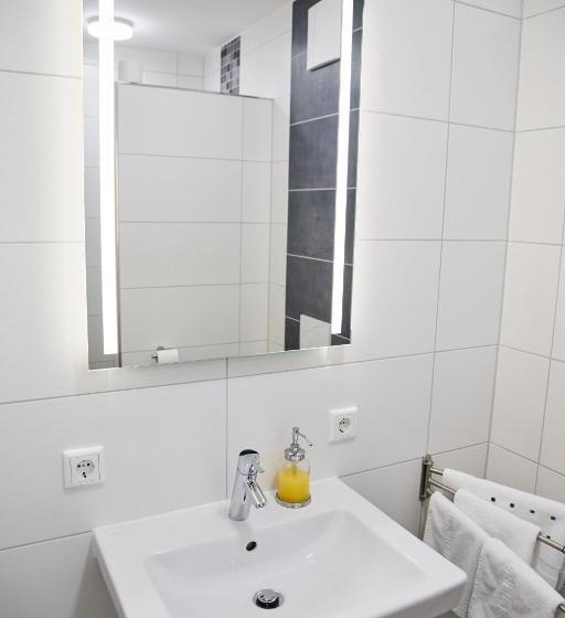 컴포트 트리플 룸, Lothringer Hof