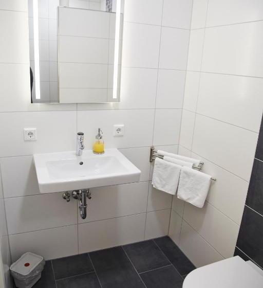 컴포트 트리플 룸, Lothringer Hof