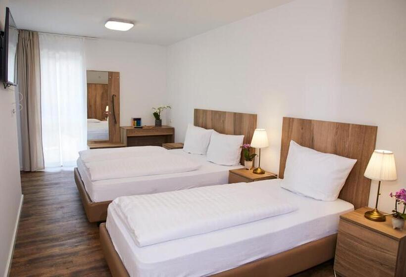 컴포트 트리플 룸, Lothringer Hof