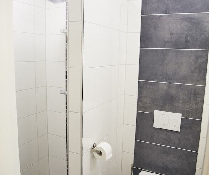 컴포트 룸, Lothringer Hof