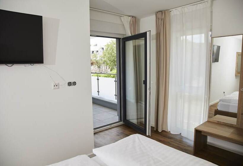 컴포트 트리플 룸, Lothringer Hof