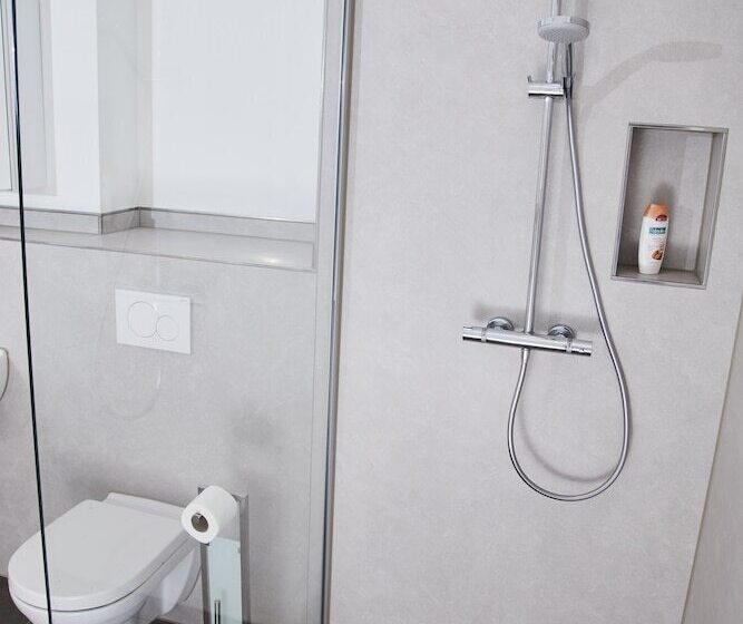 컴포트 룸, Lothringer Hof