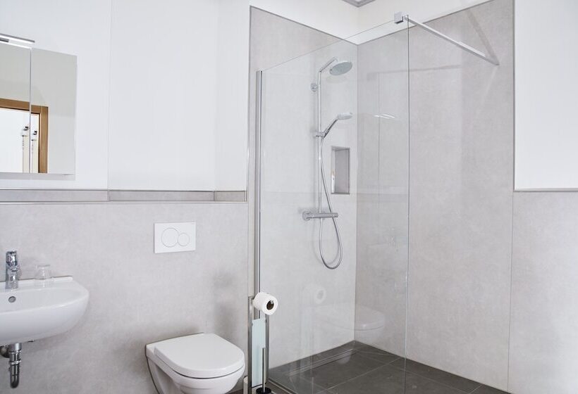 컴포트 룸, Lothringer Hof