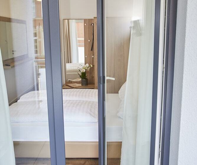 컴포트 룸, Lothringer Hof