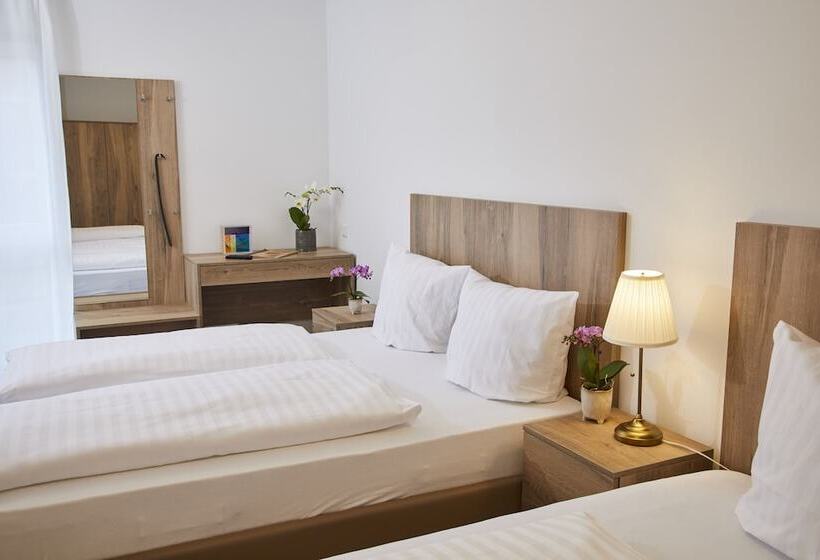 컴포트 트리플 룸, Lothringer Hof