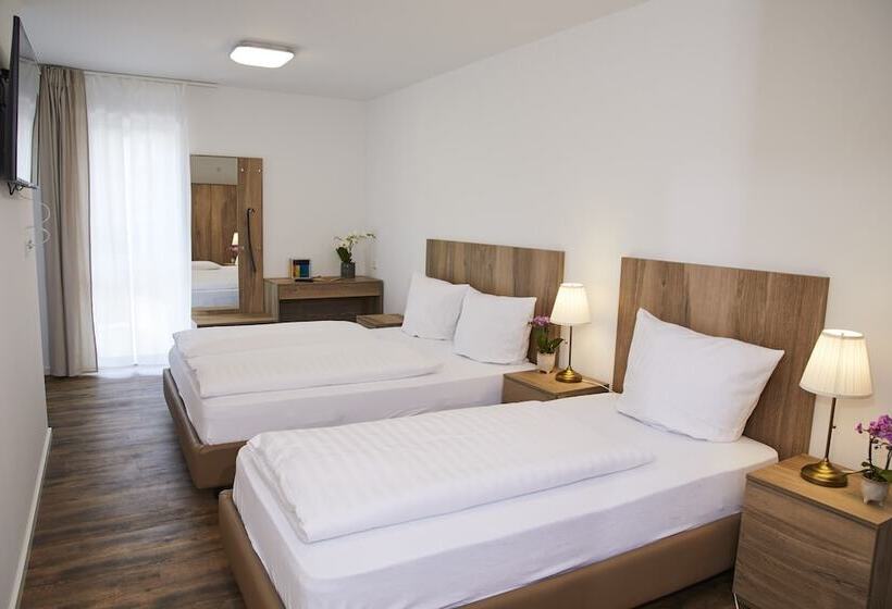 컴포트 트리플 룸, Lothringer Hof