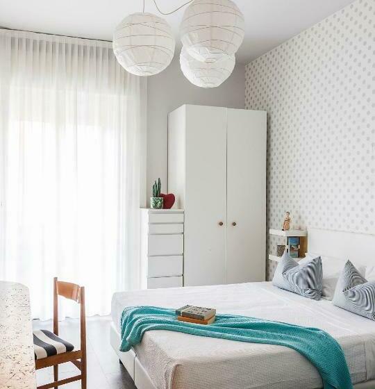 اتاق خانوادگی, Madison