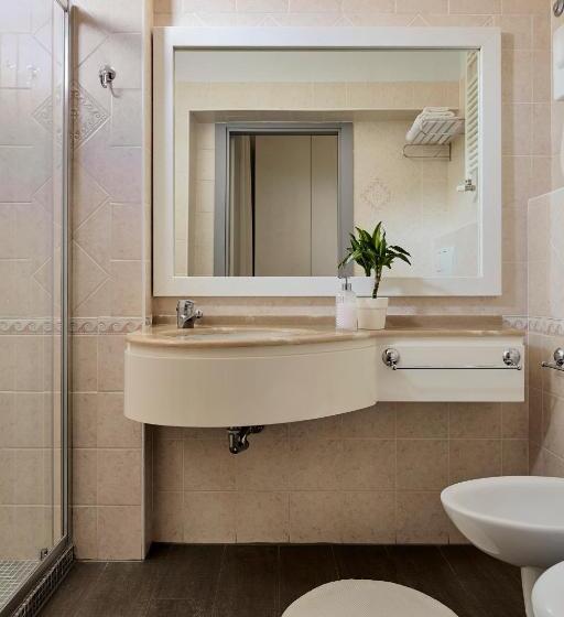 اتاق سوپریور خانوادگی, Madison