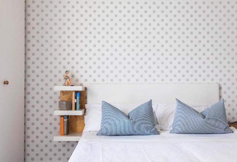 اتاق استاندارد سه تخته با بالکن, Madison