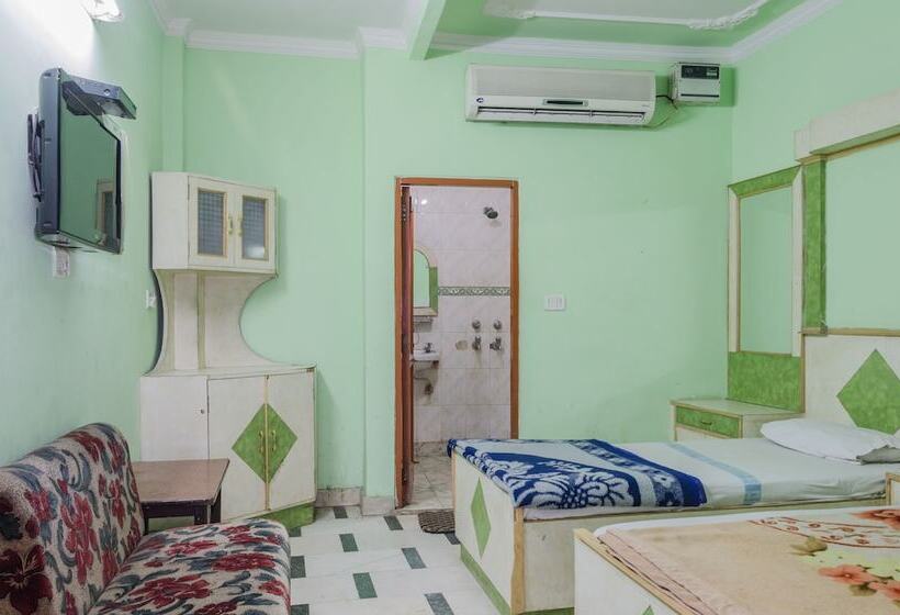اتاق استاندارد سه نفره, Neha Inn