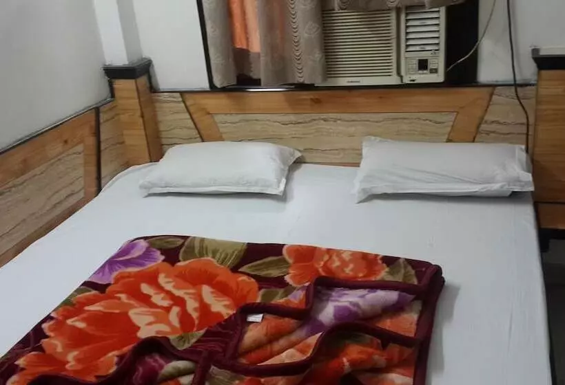 デラックスルーム, Neha Inn