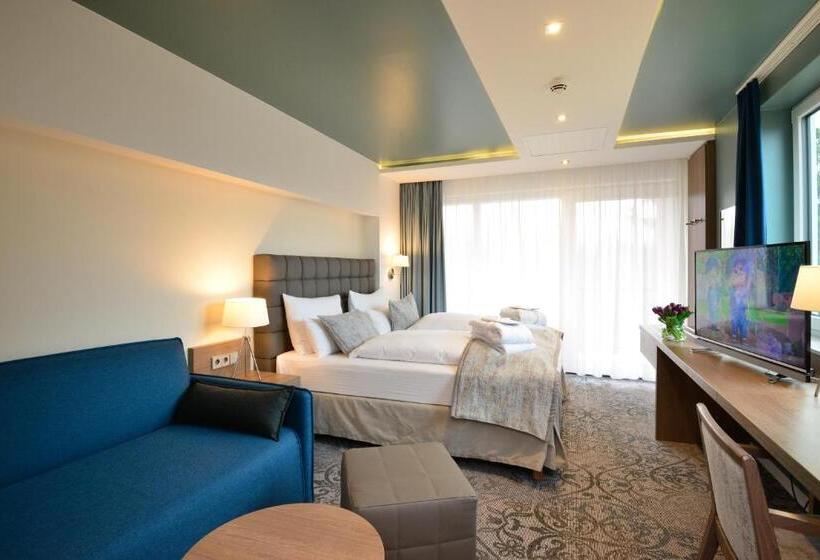 اتاق لوکس با چشم‌انداز دریا, Parkhotel Residenz