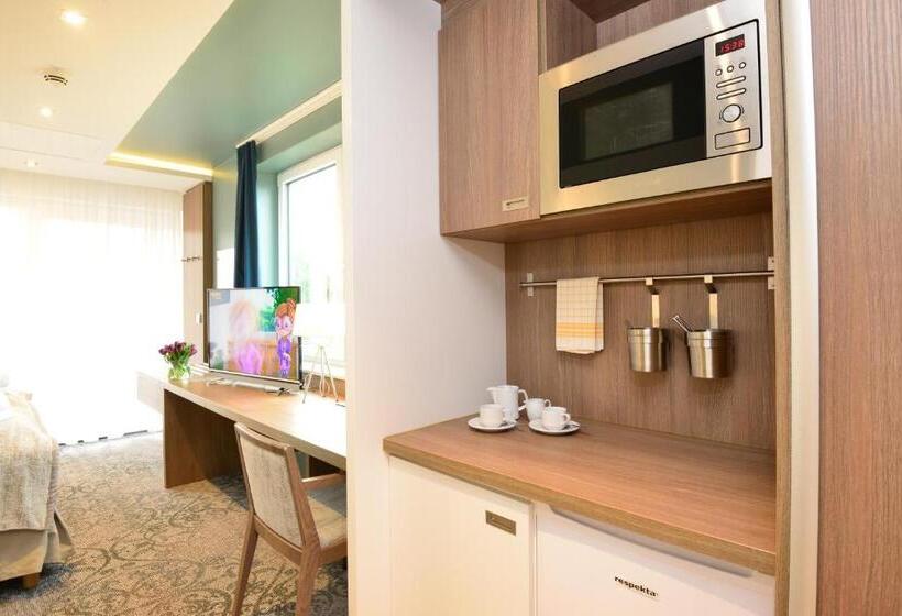 اتاق لوکس با چشم‌انداز دریا, Parkhotel Residenz