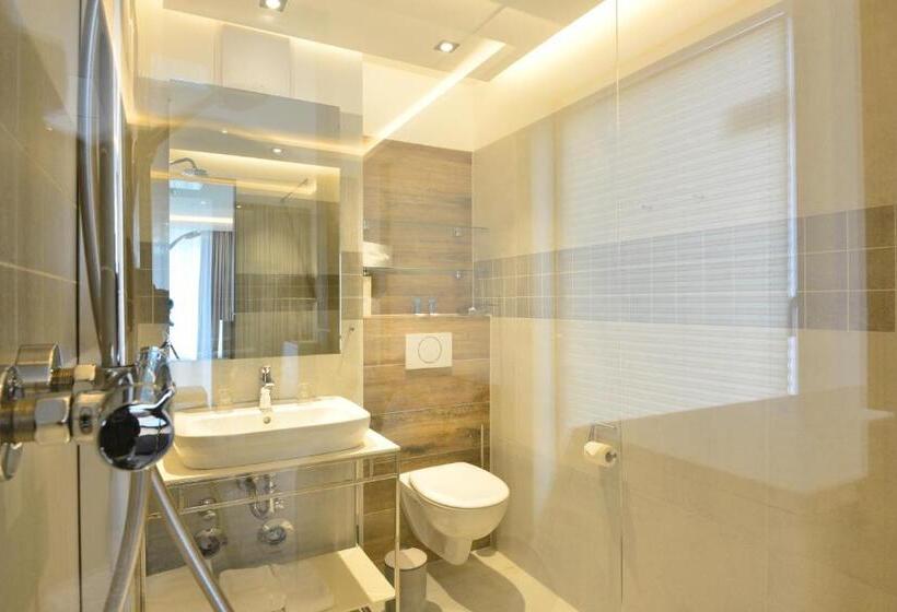 اتاق استاندارد با بالکن, Parkhotel Residenz