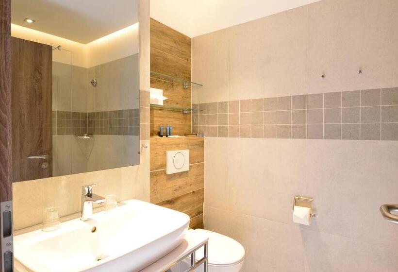 اتاق استاندارد با بالکن, Parkhotel Residenz