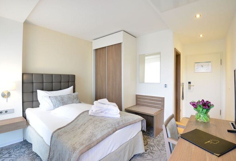 اتاق استاندارد یک نفره, Parkhotel Residenz