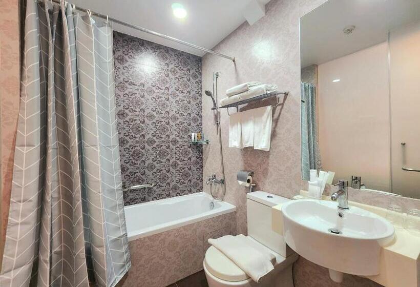 استودیوی استاندارد, Santa Grand Hotel East Coast A Nuve Group Collection