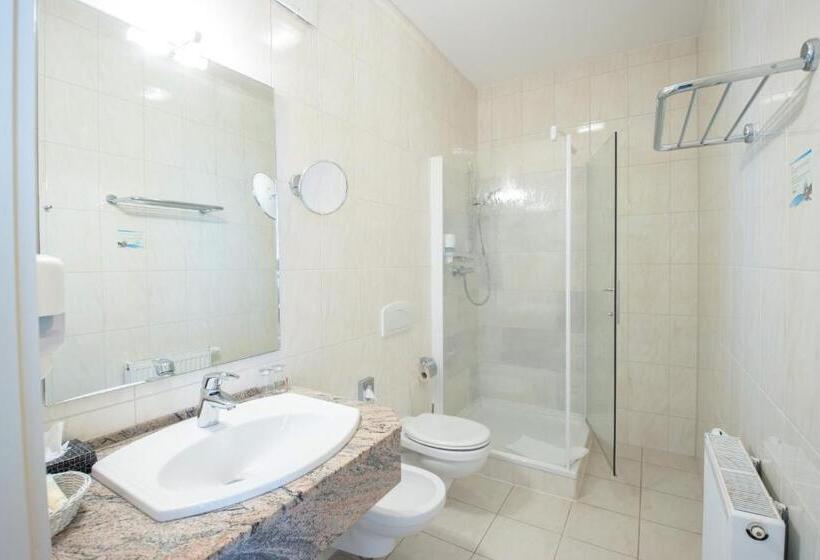 جناح, Seehotel Großräschen