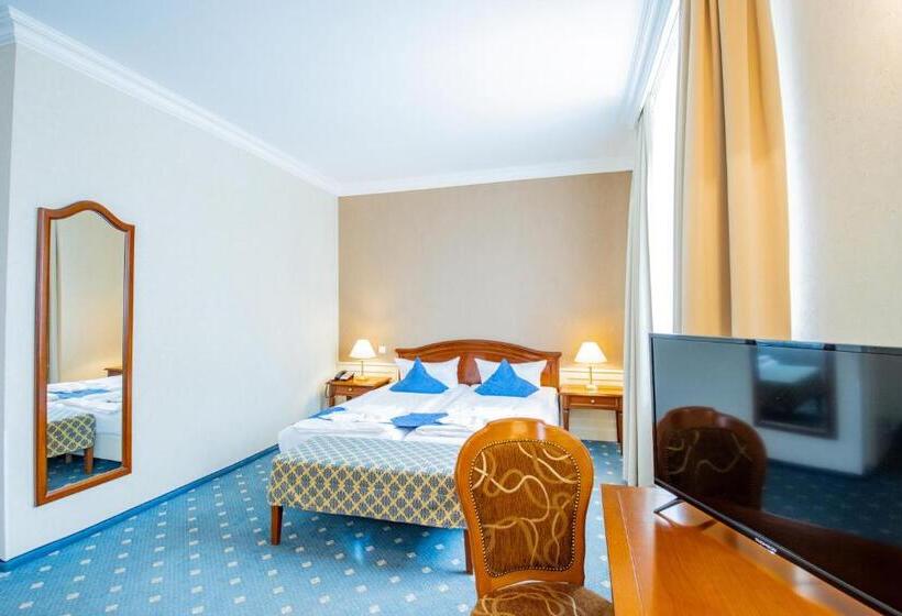 جناح, Seehotel Großräschen