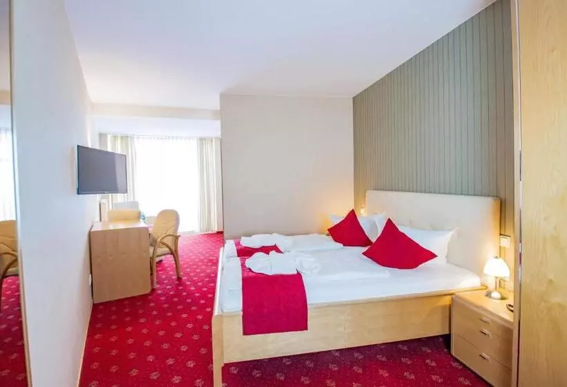 Villa 1 Makuuhuone Puutarhanäkymä, Seehotel Großräschen