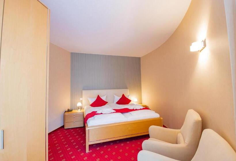 جناح جونيور, Seehotel Großräschen