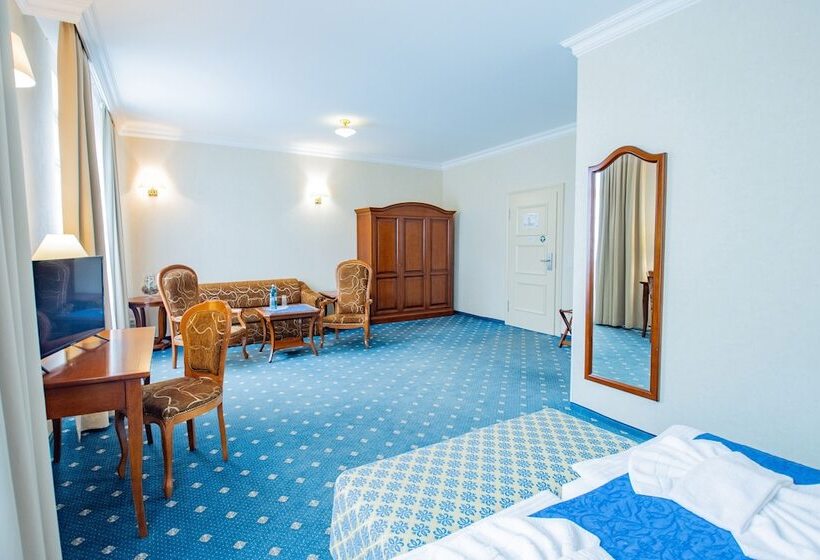 جناح جونيور, Seehotel Großräschen