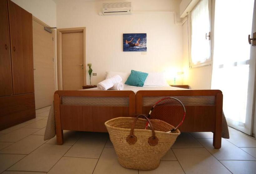 חדר סופריור, Sportur Club