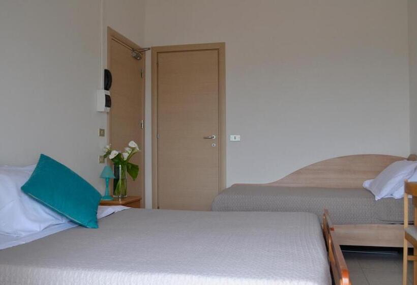 חדר סטנדרט לשלושה, Sportur Club