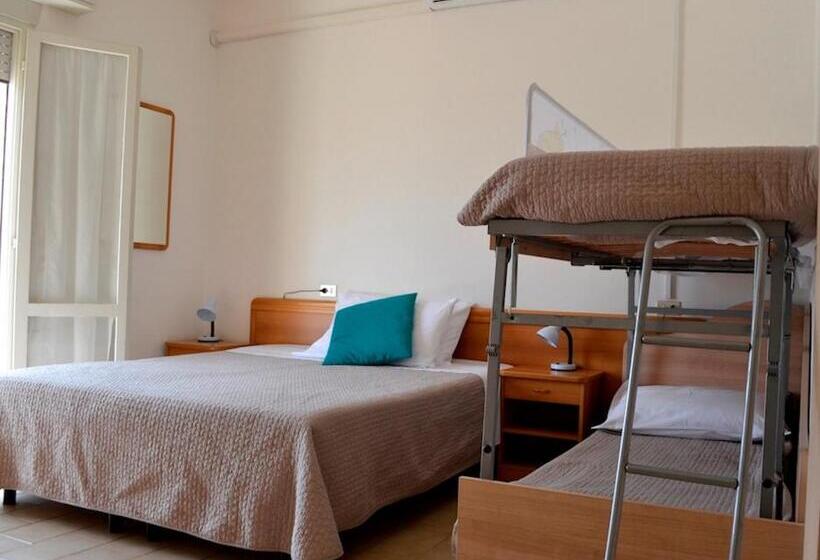 חדר סטנדרט לארבעה, Sportur Club