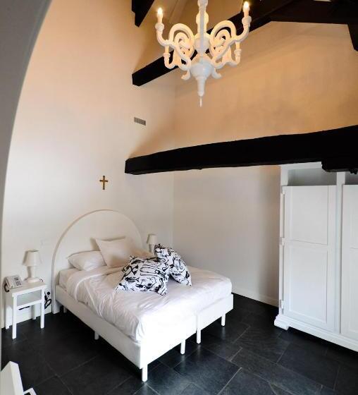 اتاق استاندارد, Teaching