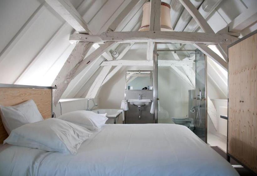 اتاق لوکس, Teaching