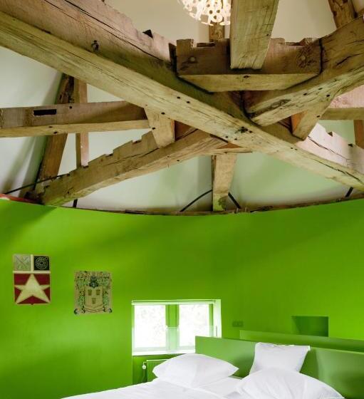 اتاق لوکس, Teaching