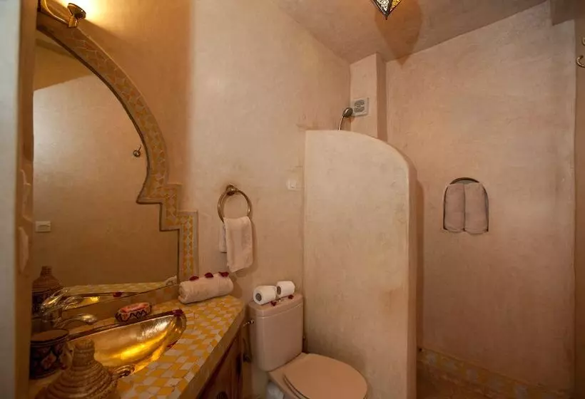 اتاق سوپریور, Riad Kechmara
